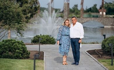 Друга Ріка и светские гости на открытии нового загородного комплекса RIVERWOOD