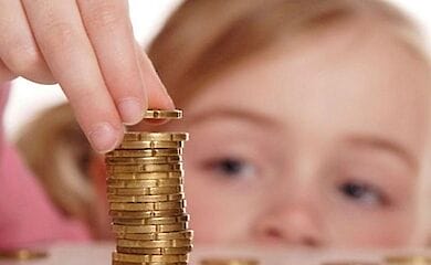 Стали известны новые правила назначения пособий на детей одиноким матерям