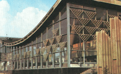 Заступника головного бухгалтера Житнього ринку підозрюють у великій розтраті