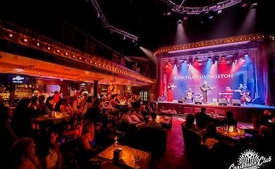 Как посещать концерты во время карантина: Caribbean Club снял видеоинструкцию