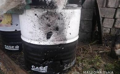 Чоловік намагався відремонтувати косарку, але та травмувала його