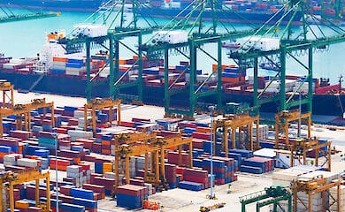 Украина потеряла десятую часть оборота от внешней торговли