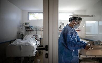 В Харькове и Николаеве медучреждения с больными COVID-19 переполнены