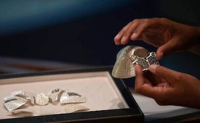 Золота захисна маска від ізраїльських ювелірів буде коштувати 1,5 мільйона доларів