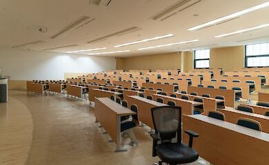 Прием документов в ВУЗы для иностранных студентов и абитуриентов с временно оккупированных территорий продлят