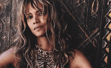 Холли Берри отпраздновала 54-летие и восхитила внешним видом