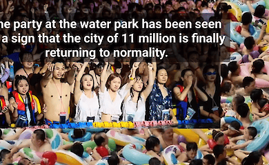 Цими вихідними в аквапарку Ухань Wuhan Maya Beach організували багатотисячну вечірку на воді