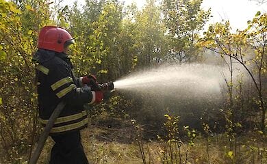 Рятувальники ліквідують на Луганщині масштабне займання