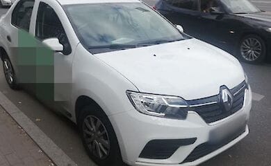 У Києві таксист прямо за кермом колов собі наркотик
