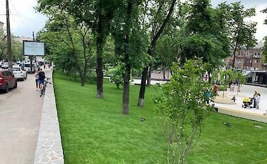 В Киеве &ndash; плюс 8 скверов