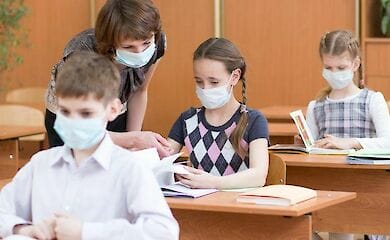 Если COVID-19 подтвердится у учителя, то вся школа может уйти на карантин