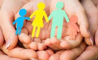 Кабмін планує ускладнити усиновлення дітей іноземцями