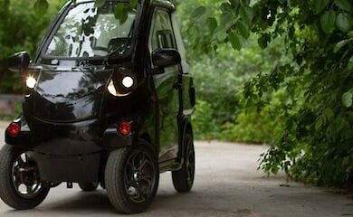В Украине собрали миниатюрный электрокар