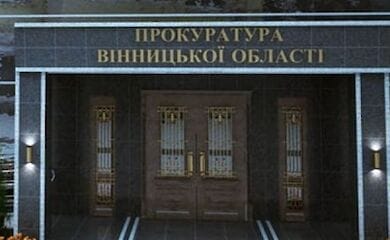 Мужчина забил до смерти женщину деревянным топорищем