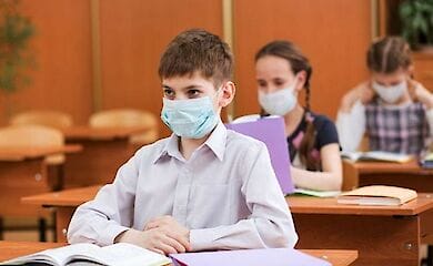 Школам разрешили не ставить оценки по некоторым предметам на время карантина