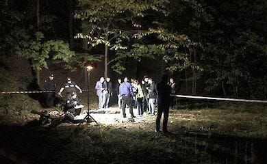 Мужчина рассказал, как заколол ножницами знакомого на Лысой горе