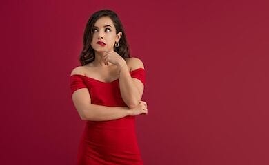 Институт цвета Pantone представил новый оттенок красного