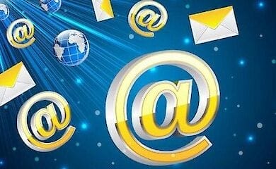 Украинцам могут разрешить получать официальные электронные почты вместе с паспортами