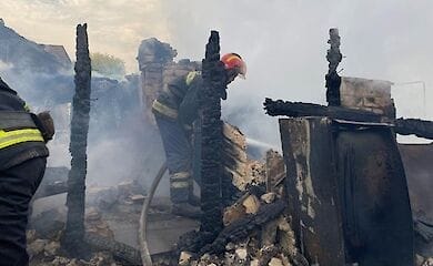 В Луганской области под завалами разрушенных зданий нашли фрагменты тел людей