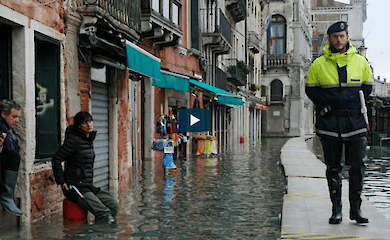 Мощный циклон в Италии вызвал подъем уровни реки Арно, на которой расположены Флоренция и Пиза