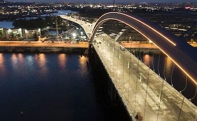 На Подольском мосту установили подсветку