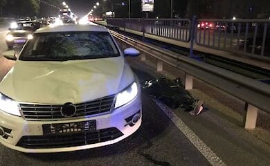 Пішохід зробив смертельний стрибок з відбійника на автомобіль