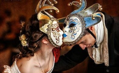 В Харькове бал-маскарад прошел во время карантина