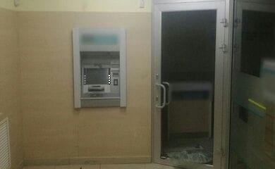 В Киеве злоумышленники вскрыли банкомат и похитили крупную сумму денег