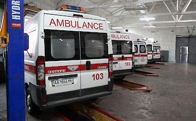 В Киеве девочка-подросток пыталась покончить жизнь самоубийством, выпрыгнув из окна