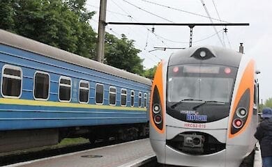 "Укрзализныця" с полуночи 26 октября восстановит движение поездов с закрытых ж/д станций