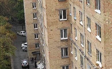 Преподаватель столичного вуза выбросился из окна