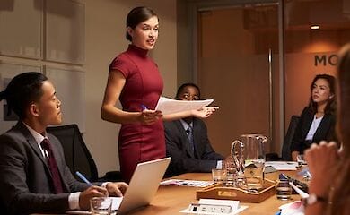 Что сегодня происходит с заработной платой в Киеве и регионе