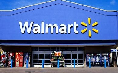 Керівництво компанії Walmart вирішило прибрати з прилавків зброю