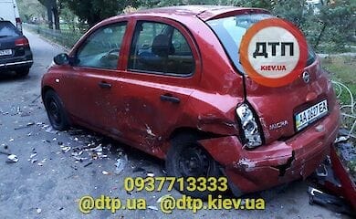 В Киеве на Оболони водитель протаранил припаркованные авто