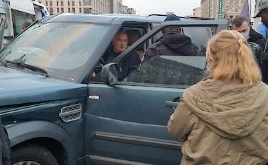 Полиция опубликовала видео с внедорожником, который сбил людей на Майдане