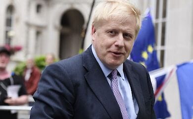 У премьер-министра Великобритании конфисковали преподнесенные ему подарки, в том числе вино, икру, оливковое масло, шотландский виски