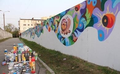 На Дарнице создали аллею украинской росписи