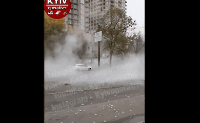 В Киеве на Теремках улицу залило кипятком