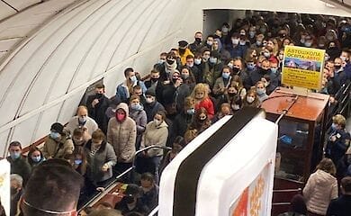 Киевляне показали, как выглядит общественный транспорт в час пик