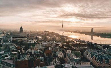 У Латвії через зростання числа випадків коронавируса оголосили режим НС