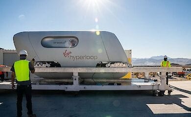 Virgin Hyperloop вперше в світі здійснив поїздку з живою людиною