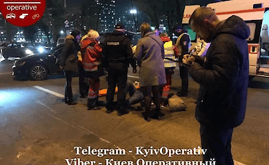 У Києві п'яний мотоцикліст збив трьох людей на переході