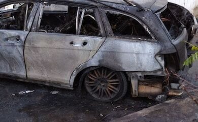 В Киеве на Троещине сгорели несколько автомобилей