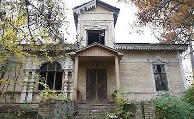 В Пуще-Водице пытались поджечь старинную дачу