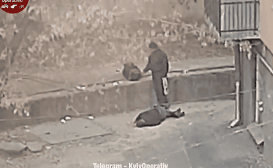 В Киеве обокрали мужчину, который потерял на улице сознание
