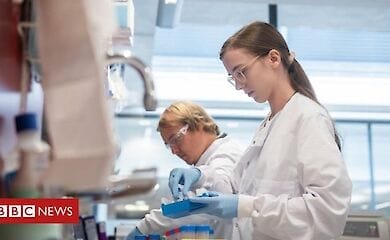 Вакцина от коронавируса из Оксфорда эффективна на 70%, - ученые