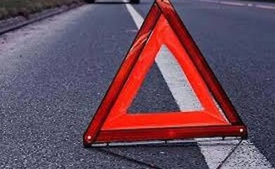 В Киеве такси на пешеходном переходе сбило мужчину