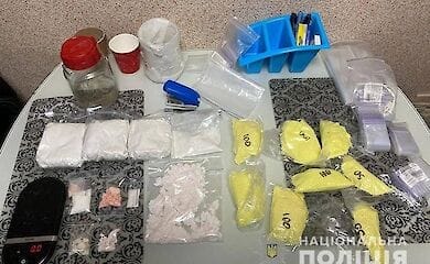 Киевлянин готовил амфетамин у себя дома