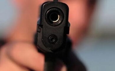 В Киеве мужчина выстрелил в подругу. Женщина в больнице