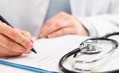 В Мінсоцполітики стверджують, що лікарняні оплачують вчасно